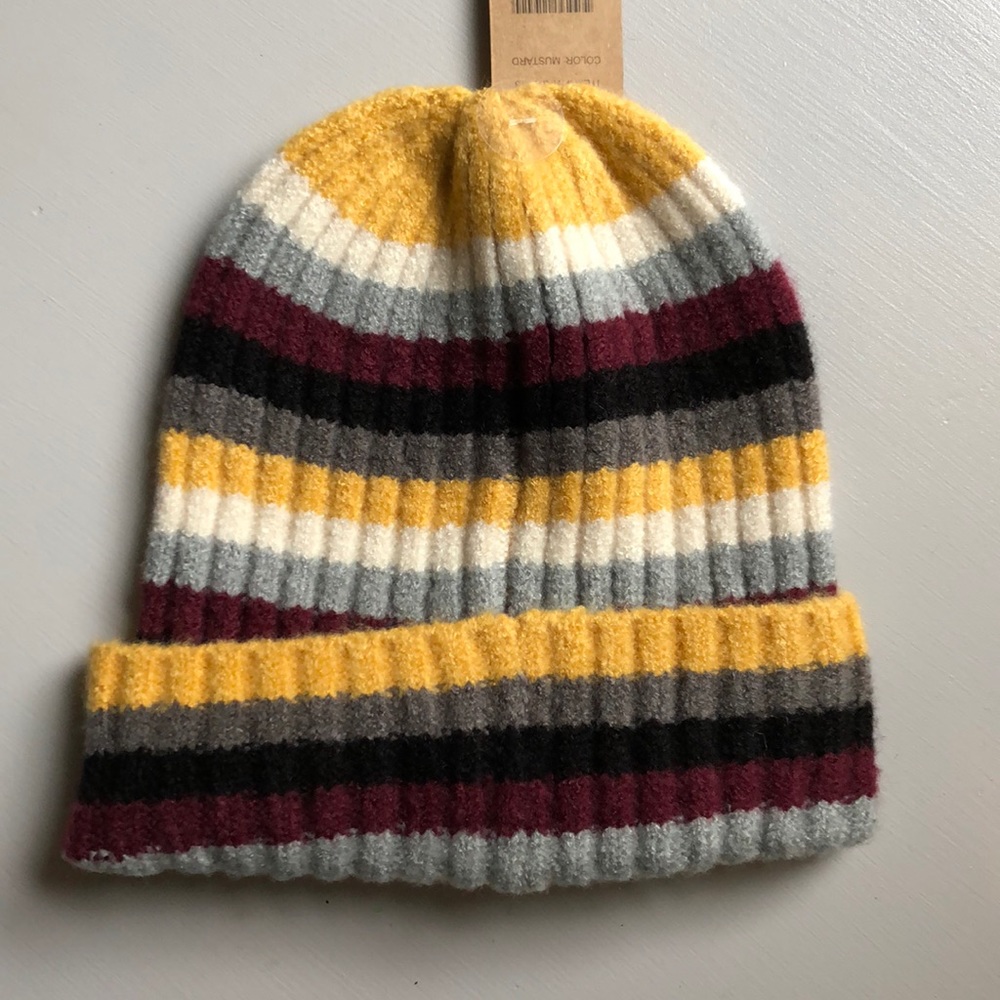 CC knit beanie - Picture 2 of 3